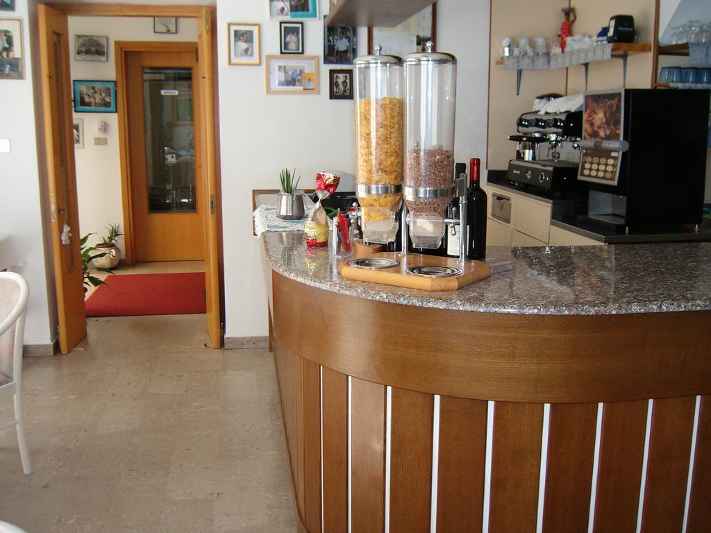 Hotel Villa Carla Grado Bagian luar foto